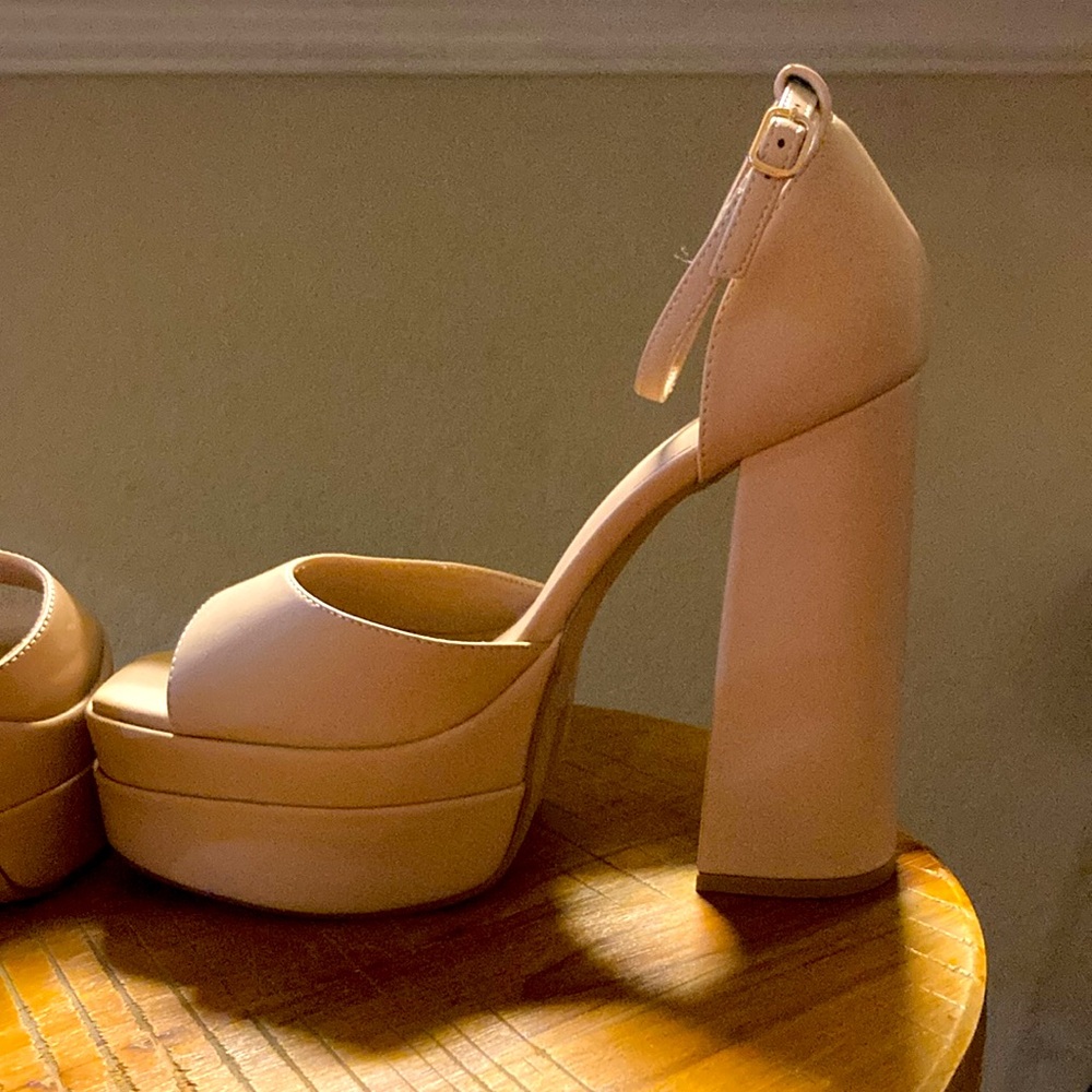 DREAM PAIRS High Heels. Nude color and they are size 9. They are used - Picture 3 of 4